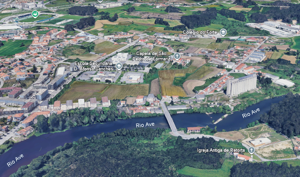 Vista aérea de Retorta: a Sineira, a ponte sobre o rio Ave, as escolas e a envolvente